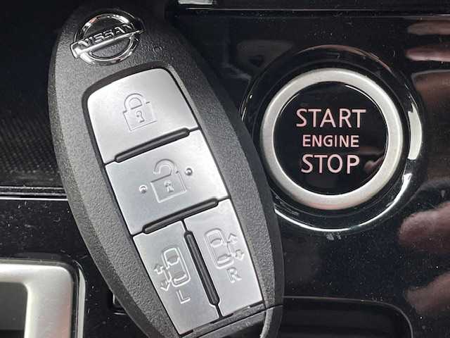 日産 セレナ ハイウェイスター プロパイロットED 茨城県 2017(平29)年 2.9万km マルーンレッド 2トーン 純正ナビ　/衝突軽減システム　/フリップダウンモニター　/両側パワースライドドア　/バックカメラ　/コーナーセンサー前後　/ＬＥＤヘッドライト　/ドライブレコーダー　/アイドリングストップ　/電動格納ミラー　/ＥＴＣ