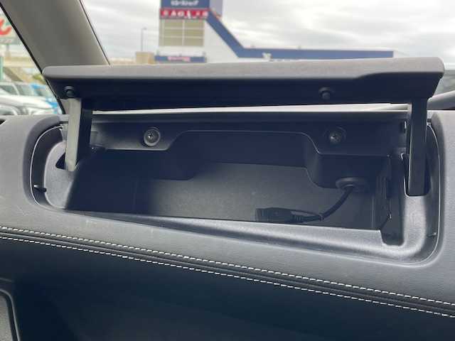 日産 セレナ ハイウェイスター プロパイロットED 茨城県 2017(平29)年 2.9万km マルーンレッド 2トーン 純正ナビ　/衝突軽減システム　/フリップダウンモニター　/両側パワースライドドア　/バックカメラ　/コーナーセンサー前後　/ＬＥＤヘッドライト　/ドライブレコーダー　/アイドリングストップ　/電動格納ミラー　/ＥＴＣ