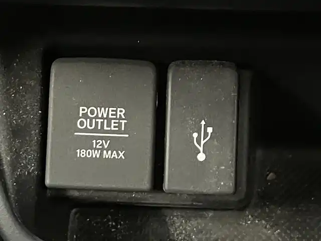 ホンダ フリード＋ G 滋賀県 2024(令6)年 3.6万km スーパープラチナグレーメタリック 社外ナビ/CD/DVD/USB/Bluetooth/バックカメラ/両側パワースライドドア/ホンダセンシング/LEDヘッドライト/オートライト/ビルトインETC/ハーフレザーシート/D/N席シートヒーター/ドアバイザー/プッシュスタート/スマートキー