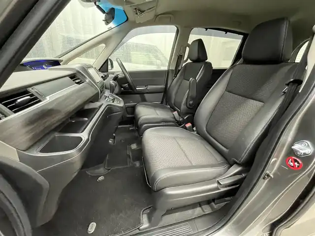 ホンダ フリード＋ G 滋賀県 2024(令6)年 3.6万km スーパープラチナグレーメタリック 社外ナビ/CD/DVD/USB/Bluetooth/バックカメラ/両側パワースライドドア/ホンダセンシング/LEDヘッドライト/オートライト/ビルトインETC/ハーフレザーシート/D/N席シートヒーター/ドアバイザー/プッシュスタート/スマートキー