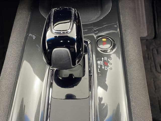 ホンダ ヴェゼル ハイブリッド RS ホンダセンシング 大阪府 2018(平30)年 6.3万km クリスタルブラックパール ワンオーナー/純正８型ナビ(フルセグTV/AM/FM/CD/DVD/HDMI/BT/USB)/バックカメラ/ＥＴＣ/前方ドライブレコーダー/ホンダセンシング/・衝突軽減ブレーキ/・誤発信抑制機能/・歩行者事故低減ステアリング/・路外逸脱抑制機能/・アダプティブ・クルーズ・コントロール/・車線維持支援システム/・先行者発信お知らせ機能/・標識認識機能/アイドリングストップ/オートライト/盗難防止装置/ハーフレザー/シートヒーター/スマートキー/スペアキー/純正ＡＷ/純正フロアマット