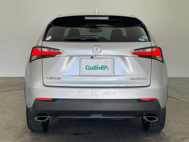 レクサス ＮＸ 200t バージョンL 兵庫県 2016(平28)年 4.7万km プラチナムシルバーメタリック ・プリクラッシュセーフティ/・レーンディパーチャーアラート/・レーダークルーズコントロール/・ヘッドアップディスプレイ/・純正ナビ/TV/BT/DVD/USB/BD/・バックカメラ/・パワーバックドア/・D席メモリシート/・前席パワーシート/・前席シートヒーター/・前席ベンチレーション/・黒革シート/・ビルトインETC2.0/・コーナーセンサー/・ステアリングヒーター/・ステアリングリモコン/・革巻ステアリング/・パドルシフト/・スマートキー/・プッシュスタート/・3眼LEDヘッドライト/・フォグランプ/・オートライト/・オートビーム/・純正18インチホイール