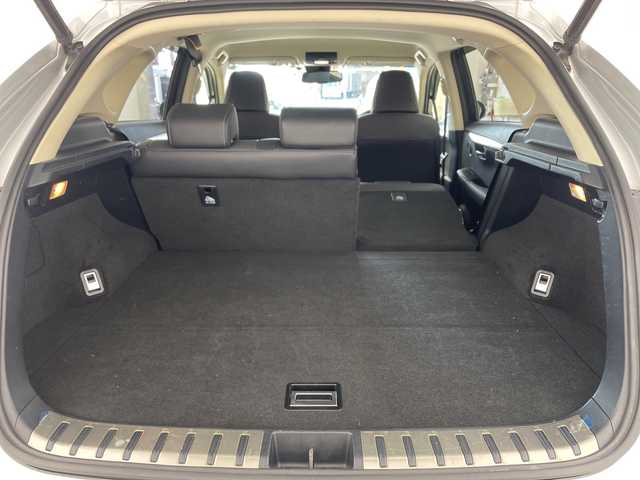 レクサス ＮＸ 200t バージョンL 兵庫県 2016(平28)年 4.7万km プラチナムシルバーメタリック ・プリクラッシュセーフティ/・レーンディパーチャーアラート/・レーダークルーズコントロール/・ヘッドアップディスプレイ/・純正ナビ/TV/BT/DVD/USB/BD/・バックカメラ/・パワーバックドア/・D席メモリシート/・前席パワーシート/・前席シートヒーター/・前席ベンチレーション/・黒革シート/・ビルトインETC2.0/・コーナーセンサー/・ステアリングヒーター/・ステアリングリモコン/・革巻ステアリング/・パドルシフト/・スマートキー/・プッシュスタート/・3眼LEDヘッドライト/・フォグランプ/・オートライト/・オートビーム/・純正18インチホイール