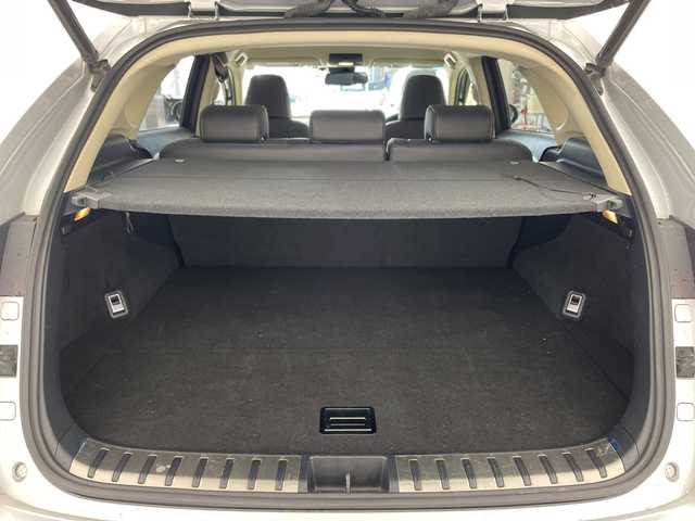 レクサス ＮＸ 200t バージョンL 兵庫県 2016(平28)年 4.7万km プラチナムシルバーメタリック ・プリクラッシュセーフティ/・レーンディパーチャーアラート/・レーダークルーズコントロール/・ヘッドアップディスプレイ/・純正ナビ/TV/BT/DVD/USB/BD/・バックカメラ/・パワーバックドア/・D席メモリシート/・前席パワーシート/・前席シートヒーター/・前席ベンチレーション/・黒革シート/・ビルトインETC2.0/・コーナーセンサー/・ステアリングヒーター/・ステアリングリモコン/・革巻ステアリング/・パドルシフト/・スマートキー/・プッシュスタート/・3眼LEDヘッドライト/・フォグランプ/・オートライト/・オートビーム/・純正18インチホイール