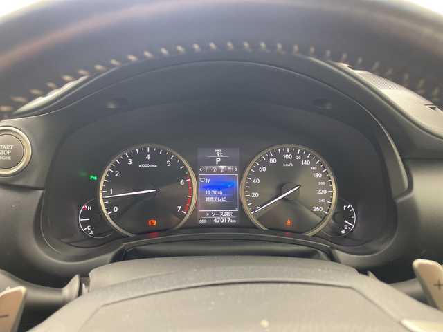 レクサス ＮＸ 200t バージョンL 兵庫県 2016(平28)年 4.7万km プラチナムシルバーメタリック ・プリクラッシュセーフティ/・レーンディパーチャーアラート/・レーダークルーズコントロール/・ヘッドアップディスプレイ/・純正ナビ/TV/BT/DVD/USB/BD/・バックカメラ/・パワーバックドア/・D席メモリシート/・前席パワーシート/・前席シートヒーター/・前席ベンチレーション/・黒革シート/・ビルトインETC2.0/・コーナーセンサー/・ステアリングヒーター/・ステアリングリモコン/・革巻ステアリング/・パドルシフト/・スマートキー/・プッシュスタート/・3眼LEDヘッドライト/・フォグランプ/・オートライト/・オートビーム/・純正18インチホイール