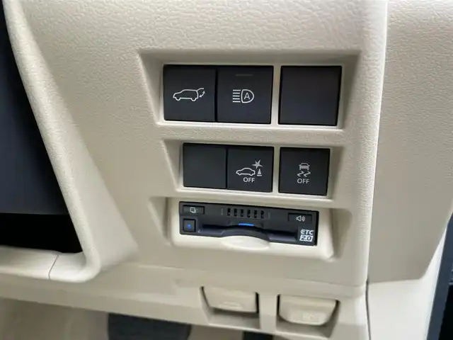 トヨタ ランドクルーザー ZX 神奈川県 2023(令5)年 0.4万km ブラック ワンオーナー/サンルーフ/ベージュ革シート/モデリスタエアロ(F/R)/クールBOX/純正メモリーナビ・地デジTV/リヤエンターテイメント/JBLスピーカー/純正CD/DVD/SD/MSV/BT/USB/Miracast/パノラマモニター/ビルトインETC2.0/前後ドライブレコーダー/前席パワーシート/1・2列目シートヒーター・エアシート/ステアリングヒーター/純正20インチAW/LEDライト/LEDフォグライト/パワーバックドア/3列目電動格納シート/トヨタセーフティセンス/レーダークルーズコントロール/PCS/LTA/BSM/PKSB/RCTA/RSA/コーナーセンサー/オートハイビーム/HUD/AC100V/純正エンジンスターター/デフロック/プッシュスタート/スマートキー×2/R6年ディーラー整備記録/保証書・取説あり