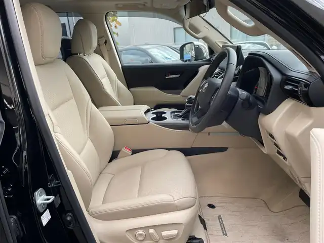 トヨタ ランドクルーザー ZX 神奈川県 2023(令5)年 0.4万km ブラック ワンオーナー/サンルーフ/ベージュ革シート/モデリスタエアロ(F/R)/クールBOX/純正メモリーナビ・地デジTV/リヤエンターテイメント/JBLスピーカー/純正CD/DVD/SD/MSV/BT/USB/Miracast/パノラマモニター/ビルトインETC2.0/前後ドライブレコーダー/前席パワーシート/1・2列目シートヒーター・エアシート/ステアリングヒーター/純正20インチAW/LEDライト/LEDフォグライト/パワーバックドア/3列目電動格納シート/トヨタセーフティセンス/レーダークルーズコントロール/PCS/LTA/BSM/PKSB/RCTA/RSA/コーナーセンサー/オートハイビーム/HUD/AC100V/純正エンジンスターター/デフロック/プッシュスタート/スマートキー×2/R6年ディーラー整備記録/保証書・取説あり