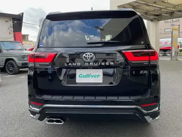 トヨタ ランドクルーザー ZX 神奈川県 2023(令5)年 0.4万km ブラック ワンオーナー/サンルーフ/ベージュ革シート/モデリスタエアロ(F/R)/クールBOX/純正メモリーナビ・地デジTV/リヤエンターテイメント/JBLスピーカー/純正CD/DVD/SD/MSV/BT/USB/Miracast/パノラマモニター/ビルトインETC2.0/前後ドライブレコーダー/前席パワーシート/1・2列目シートヒーター・エアシート/ステアリングヒーター/純正20インチAW/LEDライト/LEDフォグライト/パワーバックドア/3列目電動格納シート/トヨタセーフティセンス/レーダークルーズコントロール/PCS/LTA/BSM/PKSB/RCTA/RSA/コーナーセンサー/オートハイビーム/HUD/AC100V/純正エンジンスターター/デフロック/プッシュスタート/スマートキー×2/R6年ディーラー整備記録/保証書・取説あり