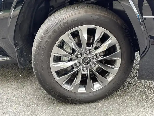 トヨタ ランドクルーザー ZX 神奈川県 2023(令5)年 0.4万km ブラック ワンオーナー/サンルーフ/ベージュ革シート/モデリスタエアロ(F/R)/クールBOX/純正メモリーナビ・地デジTV/リヤエンターテイメント/JBLスピーカー/純正CD/DVD/SD/MSV/BT/USB/Miracast/パノラマモニター/ビルトインETC2.0/前後ドライブレコーダー/前席パワーシート/1・2列目シートヒーター・エアシート/ステアリングヒーター/純正20インチAW/LEDライト/LEDフォグライト/パワーバックドア/3列目電動格納シート/トヨタセーフティセンス/レーダークルーズコントロール/PCS/LTA/BSM/PKSB/RCTA/RSA/コーナーセンサー/オートハイビーム/HUD/AC100V/純正エンジンスターター/デフロック/プッシュスタート/スマートキー×2/R6年ディーラー整備記録/保証書・取説あり