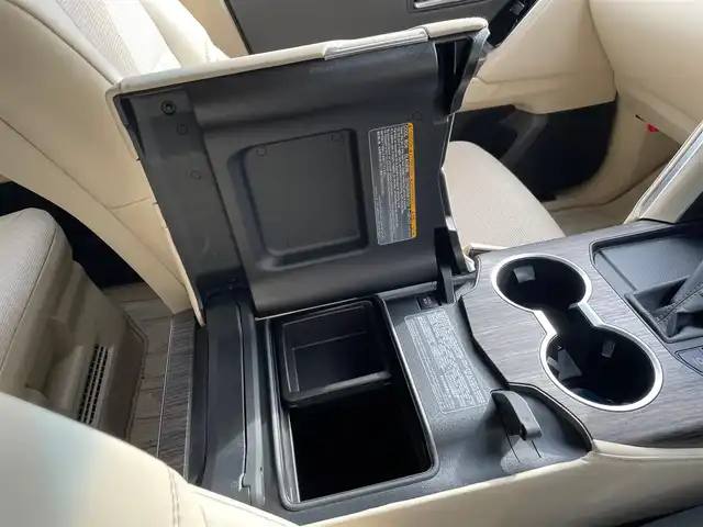 トヨタ ランドクルーザー ZX 神奈川県 2023(令5)年 0.4万km ブラック ワンオーナー/サンルーフ/ベージュ革シート/モデリスタエアロ(F/R)/クールBOX/純正メモリーナビ・地デジTV/リヤエンターテイメント/JBLスピーカー/純正CD/DVD/SD/MSV/BT/USB/Miracast/パノラマモニター/ビルトインETC2.0/前後ドライブレコーダー/前席パワーシート/1・2列目シートヒーター・エアシート/ステアリングヒーター/純正20インチAW/LEDライト/LEDフォグライト/パワーバックドア/3列目電動格納シート/トヨタセーフティセンス/レーダークルーズコントロール/PCS/LTA/BSM/PKSB/RCTA/RSA/コーナーセンサー/オートハイビーム/HUD/AC100V/純正エンジンスターター/デフロック/プッシュスタート/スマートキー×2/R6年ディーラー整備記録/保証書・取説あり