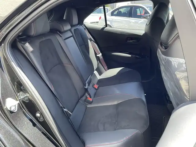トヨタ ＧＲカローラ RZ 神奈川県 2023(令5)年 0.1万km プレシャスブラックパール ワンオーナー/カーボンルーフ/BBS製純正18インチAW/GR赤ブレーキキャリパー/純正10.5インチディスプレイ/純正メモリーナビ・地デジTV/JBLスピーカー/バックモニター/ハーフレザーシート/前席シートヒーター/ステアリングヒーター/ヘッドアップディスプレイ/ビルトインETC2.0/純正USB/BT/HDMI/GRフロアマット/GRラゲッジマット/GRドアノブプロテクター/フットイルミ/トヨタセーフティセンス/レーダークルーズコントロール/PCS/LDA/BSM/RCTA/SEA/RSA/コーナーセンサー/LEDライト/LEDフォグ/オートハイビーム/プッシュスタート/スマートキー×2/保証書・取説あり