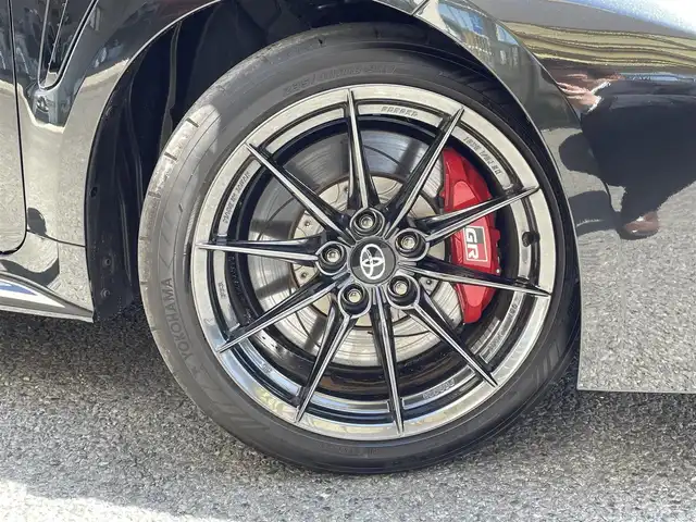 トヨタ ＧＲカローラ RZ 神奈川県 2023(令5)年 0.1万km プレシャスブラックパール ワンオーナー/カーボンルーフ/BBS製純正18インチAW/GR赤ブレーキキャリパー/純正10.5インチディスプレイ/純正メモリーナビ・地デジTV/JBLスピーカー/バックモニター/ハーフレザーシート/前席シートヒーター/ステアリングヒーター/ヘッドアップディスプレイ/ビルトインETC2.0/純正USB/BT/HDMI/GRフロアマット/GRラゲッジマット/GRドアノブプロテクター/フットイルミ/トヨタセーフティセンス/レーダークルーズコントロール/PCS/LDA/BSM/RCTA/SEA/RSA/コーナーセンサー/LEDライト/LEDフォグ/オートハイビーム/プッシュスタート/スマートキー×2/保証書・取説あり