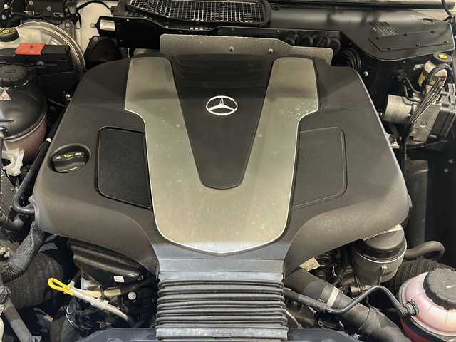 メルセデス・ベンツ ゲレンデヴァーゲン Ｇ３５０ｄ 新潟県 2018(平30)年 5万km ポーラホワイト オプション/ラグジュアリーパッケージ/-スライディングルーフ/-本革シート(前後シートヒーター付)/主要装備/アダプティブブレーキ/ディストロニックプラス/ブラインドスポットアシスト/純正HDDナビ/フルセグTV/バックカメラ/ETC/HIDヘッドライト/純正アルミホイール/パークトロニック/パドルシフト/メモリ付きパワーシート