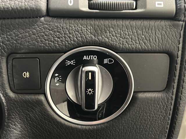 メルセデス・ベンツ ゲレンデヴァーゲン Ｇ３５０ｄ 新潟県 2018(平30)年 5万km ポーラホワイト オプション/ラグジュアリーパッケージ/-スライディングルーフ/-本革シート(前後シートヒーター付)/主要装備/アダプティブブレーキ/ディストロニックプラス/ブラインドスポットアシスト/純正HDDナビ/フルセグTV/バックカメラ/ETC/HIDヘッドライト/純正アルミホイール/パークトロニック/パドルシフト/メモリ付きパワーシート