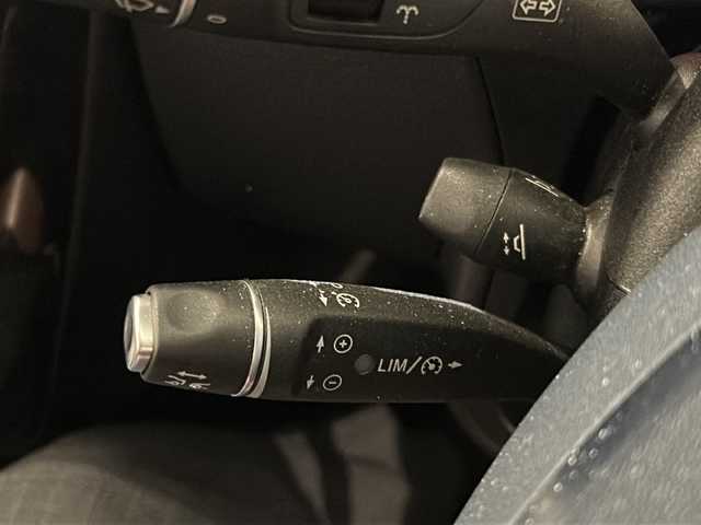 メルセデス・ベンツ ゲレンデヴァーゲン Ｇ３５０ｄ 新潟県 2018(平30)年 5万km ポーラホワイト オプション/ラグジュアリーパッケージ/-スライディングルーフ/-本革シート(前後シートヒーター付)/主要装備/アダプティブブレーキ/ディストロニックプラス/ブラインドスポットアシスト/純正HDDナビ/フルセグTV/バックカメラ/ETC/HIDヘッドライト/純正アルミホイール/パークトロニック/パドルシフト/メモリ付きパワーシート