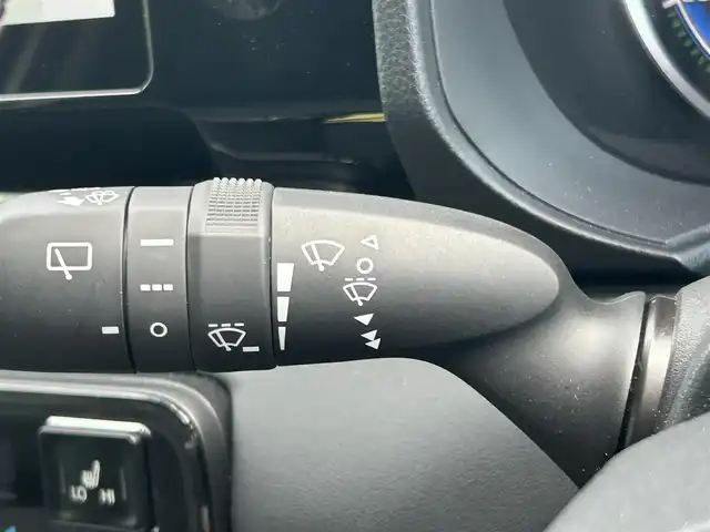 トヨタ ノア ハイブリッド Z 和歌山県 2023(令5)年 1万km ホワイトパールクリスタルシャイン 純正１０．５インチコネクトナビ/フルセグTV/バックカメラ/（BT/USB/Ipod)/プリクラッシュセーフティー/レーダークルーズコントロール/レーンディパーチャーアラート/クリアランスソナー/パーキングサポートブレーキ/ロードサインアシスト/横滑り防止機能/ドライブレコーダー/ビルトインETC2.0/純正フロアマット/純正アルミホイール/LEDヘッドライト/フォグランプ/オートライト/オートマチックハイビーム