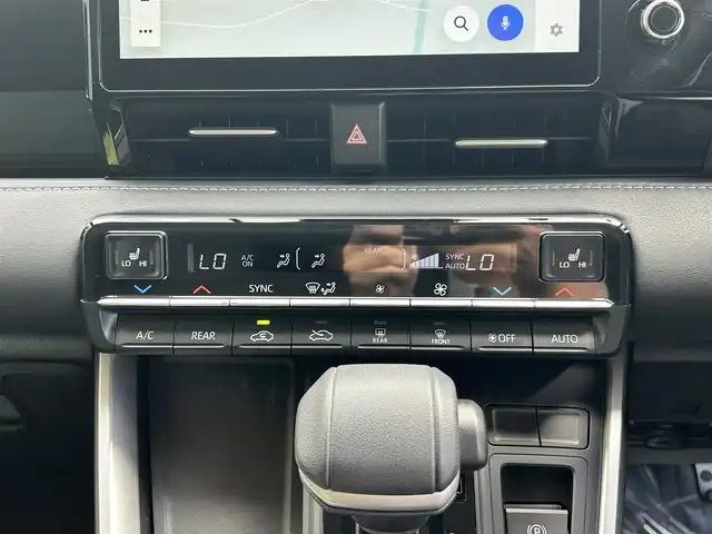 トヨタ ノア ハイブリッド Z 和歌山県 2023(令5)年 1万km ホワイトパールクリスタルシャイン 純正１０．５インチコネクトナビ/フルセグTV/バックカメラ/（BT/USB/Ipod)/プリクラッシュセーフティー/レーダークルーズコントロール/レーンディパーチャーアラート/クリアランスソナー/パーキングサポートブレーキ/ロードサインアシスト/横滑り防止機能/ドライブレコーダー/ビルトインETC2.0/純正フロアマット/純正アルミホイール/LEDヘッドライト/フォグランプ/オートライト/オートマチックハイビーム