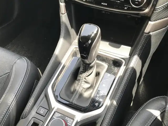 スバル フォレスター プレミアム 富山県 2019(令1)年 5.4万km 白 4WD/純正ナビ/フルセグTV/バックカメラ/衝突被害軽減ブレーキ/コーナーセンサー/レーンキープアシスト/ブラインドスポットモニター/レーダークルーズコントロール/レザーシート/パワーシート/シートヒーター/電動リアゲート/ハンドルヒーター/革巻きステアリング/ステアリングスイッチ/ETC