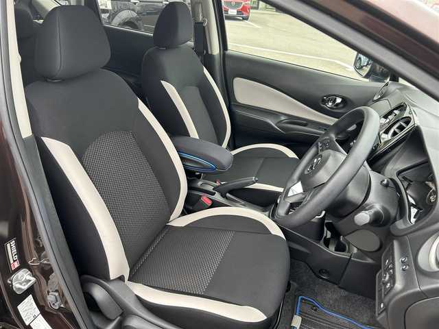 日産 ノート e－パワー X Vセレクション 愛媛県 2020(令2)年 5.2万km インペリアルアンバーP 禁煙車/登録時走行距離：51737km/ディーラーオプション純正7インチナビ/CD/DVD/フルセグTV/Bluetooth/全方位カメラ/バックカメラ/デジタルインナーミラー/前方ドライブレコーダー(SDカードなし)/ETC/衝突被害軽減システム/クリアランスソナー/横滑り防止装置/レーンキープアシスト/LEDヘッドライト/オートライト/エンジンスタートボタン/スマートキー/スペアキー/純正フロアマット/純正15インチアルミホイール