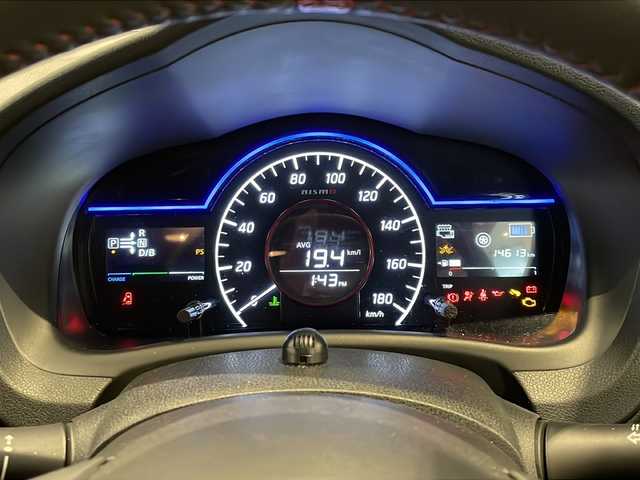 日産 ノート e－パワー ニスモ 福井県 2017(平29)年 1.5万km ブリリアントホワイトパール 純正7インチナビ/フルセグTV/アラウンドビューモニター/エマージェンシーブレーキ/レーンキープ/クリアランスソナー/ETCアシスト/ドライブレコーダー/スマートルームミラー/オートライト/LEDヘッドライト/ワンオーナー/プッシュスタート/インテリキー×2/純正AW/ステアリングスイッチ/フォグランプ/ウィンカーミラー