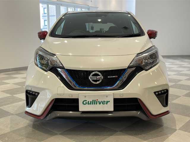 日産 ノート e－パワー ニスモ 福井県 2017(平29)年 1.5万km ブリリアントホワイトパール 純正7インチナビ/フルセグTV/アラウンドビューモニター/エマージェンシーブレーキ/レーンキープ/クリアランスソナー/ETCアシスト/ドライブレコーダー/スマートルームミラー/オートライト/LEDヘッドライト/ワンオーナー/プッシュスタート/インテリキー×2/純正AW/ステアリングスイッチ/フォグランプ/ウィンカーミラー