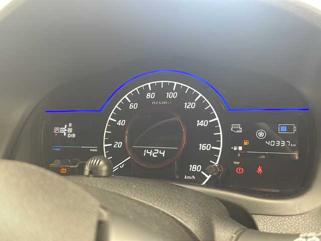 日産 ノート e－パワー ニスモ 沖縄県 2017(平29)年 4.1万km ブリリアントホワイトパール 純正ナビ(MM316D-W)/(フルセグＴＶ　ＤＶＤ再生　ＢＴ接続)/アラウンドビューモニター　/デジタルインナーミラー　/レーンアシスト　/前後コーナーセンサー　/電格ミラー　/ドアバイザー　/ＬＥＤオートライト　/純正１６インチアルミ