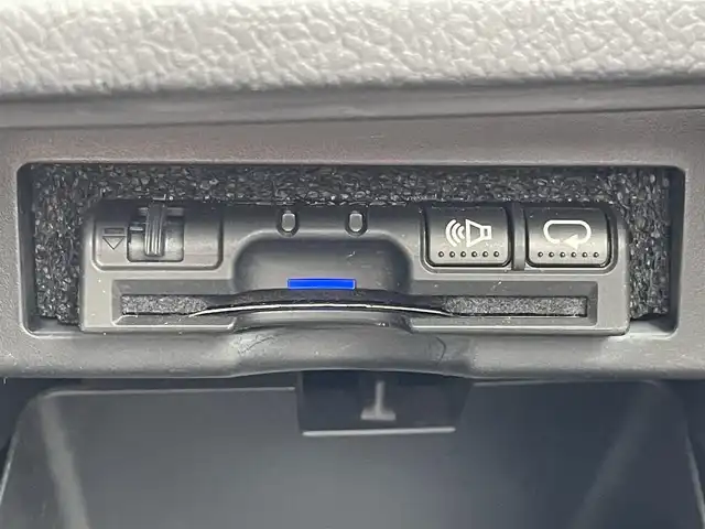 トヨタ ヴォクシー ZS 煌Ⅱ 島根県 2011(平23)年 7.2万km グレーメタリック 社外ナビ/CD/DVD/DTV/Bluetooth/バックカメラ/アルパインフリップダウンモニター/両側パワースライドドア/ドライブレコーダー/ETC/HIDオートライト/パドルシフト/純正フロアマット/ドアバイザー/スマートキー/プッシュスタート