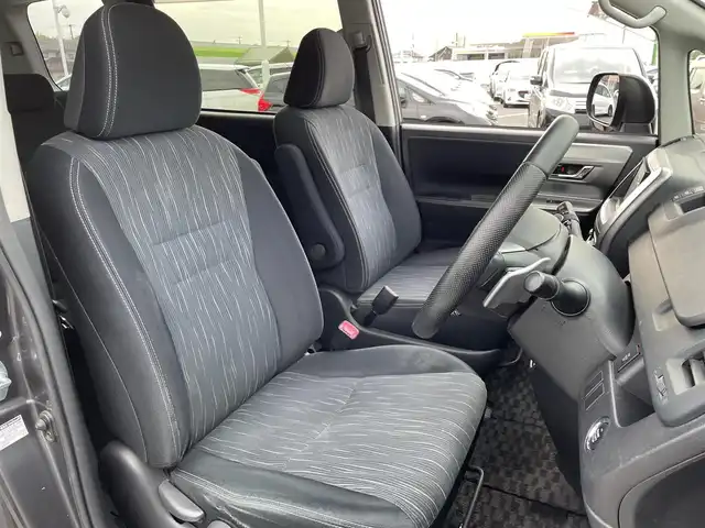 トヨタ ヴォクシー ZS 煌Ⅱ 島根県 2011(平23)年 7.2万km グレーメタリック 社外ナビ/CD/DVD/DTV/Bluetooth/バックカメラ/アルパインフリップダウンモニター/両側パワースライドドア/ドライブレコーダー/ETC/HIDオートライト/パドルシフト/純正フロアマット/ドアバイザー/スマートキー/プッシュスタート