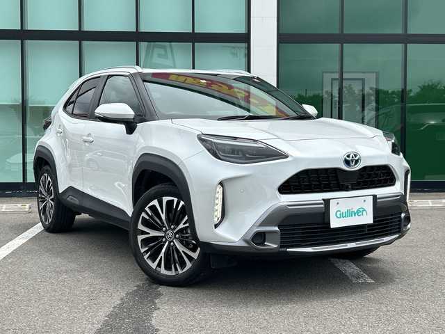 トヨタ ヤリスクロス ハイブリッド Z アドベンチャー 和歌山県 2023(令5)年 5.2万km プラチナホワイトパールマイカ 純正8インチコネクティッドナビ/フルセグTV/Bluetooth/AM/FM/パノラミックビューモニター/ビルトインETC/前後ドライブレコーダー/トヨタセーフティセンス/PCS（プリクラッシュセーフティ）/BSM（ブラインドスポットモニター）/LTA（レーントレーシングアシスト）/RCTA(リヤクロストラフィックアラート)/クリアランスソナー/HUD（ヘッドアップディスプレイ）/パワーバックドア/ハーフレザーシート/運転席パワーシート/前席シートヒーター/革巻きステアリング/ステアリングヒーター/ステアリングスイッチ/LEDヘッドライト/オートライト/オートハイビーム/電動パーキングブレーキ/オートブレーキホールド/純正18インチAW/純正フロアマット/プッシュスタート/スマートキー/スペアキー