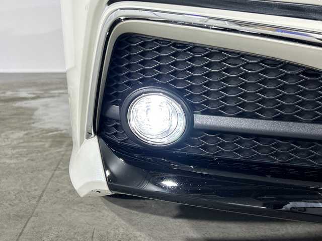 トヨタ クラウン ハイブリッド RS アドバンス 福岡県 2018(平30)年 3.5万km ホワイトパールクリスタルシャイン 純正8インチナビゲーション/CD DVD BT/フルセグテレビ/サンルーフ/黒革シート/パワーシート（D/N）/シートヒーター/シートクーラー/ヘッドアップディスプレイ/革巻きステアリング/ステアリングヒーター/ブレーキホールド/純正ドライブレコーダー/オートライト/LEDライト/フォグランプ/パトルシフト/ETC