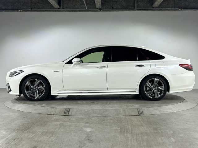 トヨタ クラウン ハイブリッド RS アドバンス 福岡県 2018(平30)年 3.5万km ホワイトパールクリスタルシャイン 純正8インチナビゲーション/CD DVD BT/フルセグテレビ/サンルーフ/黒革シート/パワーシート（D/N）/シートヒーター/シートクーラー/ヘッドアップディスプレイ/革巻きステアリング/ステアリングヒーター/ブレーキホールド/純正ドライブレコーダー/オートライト/LEDライト/フォグランプ/パトルシフト/ETC