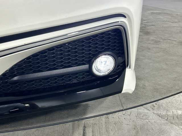 トヨタ クラウン ハイブリッド RS アドバンス 福岡県 2018(平30)年 3.5万km ホワイトパールクリスタルシャイン 純正8インチナビゲーション/CD DVD BT/フルセグテレビ/サンルーフ/黒革シート/パワーシート（D/N）/シートヒーター/シートクーラー/ヘッドアップディスプレイ/革巻きステアリング/ステアリングヒーター/ブレーキホールド/純正ドライブレコーダー/オートライト/LEDライト/フォグランプ/パトルシフト/ETC
