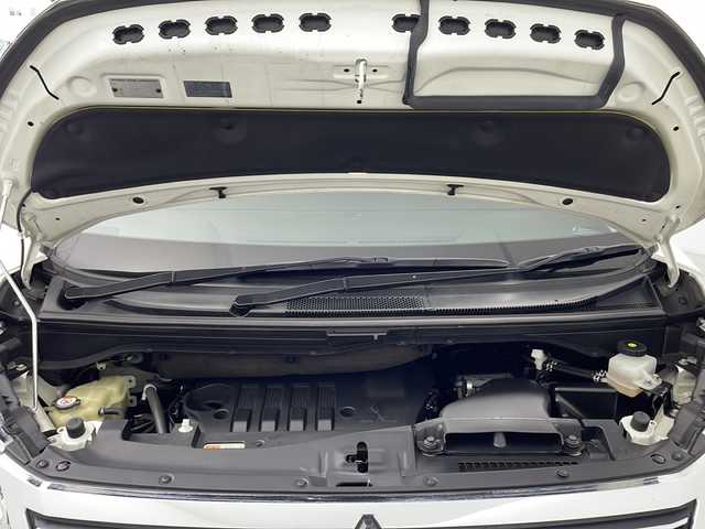 三菱 デリカＤ：５ アーバンギア G パワーパッケージ 千葉県 2019(令1)年 5.6万km ウォームホワイトパール 禁煙車/衝突軽減ブレーキ/レーンキープ アシスト/レーダークルーズコントロールシステム/オートマチックハイビーム/純正10インチメモリナビ/　CD/DVD/BT/フルセグTV/両側パワースライドドア/アラウンドビューモニター/パワーバックドア/ETC/パドルシフト/電子パーキング/前席シートヒーター/純正18インチアルミホイール/LEDヘッドライト