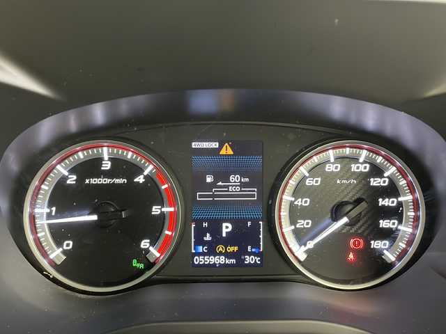 三菱 デリカＤ：５ アーバンギア G パワーパッケージ 千葉県 2019(令1)年 5.6万km ウォームホワイトパール 禁煙車/衝突軽減ブレーキ/レーンキープ アシスト/レーダークルーズコントロールシステム/オートマチックハイビーム/純正10インチメモリナビ/　CD/DVD/BT/フルセグTV/両側パワースライドドア/アラウンドビューモニター/パワーバックドア/ETC/パドルシフト/電子パーキング/前席シートヒーター/純正18インチアルミホイール/LEDヘッドライト