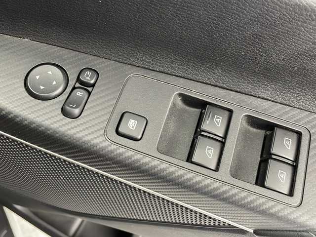 三菱 デリカＤ：５ アーバンギア G パワーパッケージ 千葉県 2019(令1)年 5.6万km ウォームホワイトパール 禁煙車/衝突軽減ブレーキ/レーンキープ アシスト/レーダークルーズコントロールシステム/オートマチックハイビーム/純正10インチメモリナビ/　CD/DVD/BT/フルセグTV/両側パワースライドドア/アラウンドビューモニター/パワーバックドア/ETC/パドルシフト/電子パーキング/前席シートヒーター/純正18インチアルミホイール/LEDヘッドライト