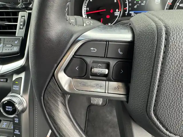 トヨタ ランドクルーザー GRスポーツ 愛知県 2023(令5)年 1.7万km プレシャスホワイトパール 3.3L GRスポーツ/ディーゼルターボ/サンルーフ/JBLプレミアムサウンドシステム/純正12.3インチディスプレイオーディオ/全方位カメラ/黒革/ACC/ヘッドアップディスプレイ/ブラインドスポットモニター/AFS/パワーシート/シートヒーター/シートクーラー/シートメモリ/ステアリングヒーター/電動リアゲード/フルセグTV/テレビキャンセラー/Bluetooth/純正LEDライト/純正フロアマット/ETC2.0/オートライト/オートマチックハイビーム/AC100V/オートホールド/レーンキープ/USB端子入力