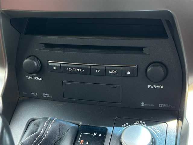 レクサス ＮＸ 300h Iパッケージ 大阪府 2017(平29)年 8.1万km グラファイトブラックガラスフレーク 純正ナビ/   フルセグTV/CD/DVD/Bluetooth/USB/全方位モニター/衝突軽減ブレーキ/横滑り防止装置/コーナーセンサー/ＢＳＭ/前席シートヒーター/レーダークルーズコントロール/レーンキープアシスト/ステアリングヒーター/電動リアゲート/前席パワーシート（運転席のみメモリー付き）/オートマチックハイビーム/純正18インチアルミホイール/純正フロアマット/プッシュスタート/スマートキー/ＥＴＣ/三眼ＬＥＤ/禁煙車