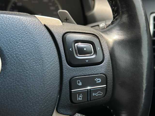 レクサス ＮＸ 300h Iパッケージ 大阪府 2017(平29)年 8.1万km グラファイトブラックガラスフレーク 純正ナビ/   フルセグTV/CD/DVD/Bluetooth/USB/全方位モニター/衝突軽減ブレーキ/横滑り防止装置/コーナーセンサー/ＢＳＭ/前席シートヒーター/レーダークルーズコントロール/レーンキープアシスト/ステアリングヒーター/電動リアゲート/前席パワーシート（運転席のみメモリー付き）/オートマチックハイビーム/純正18インチアルミホイール/純正フロアマット/プッシュスタート/スマートキー/ＥＴＣ/三眼ＬＥＤ/禁煙車