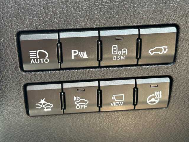 レクサス ＮＸ 300h Iパッケージ 大阪府 2017(平29)年 8.1万km グラファイトブラックガラスフレーク 純正ナビ/   フルセグTV/CD/DVD/Bluetooth/USB/全方位モニター/衝突軽減ブレーキ/横滑り防止装置/コーナーセンサー/ＢＳＭ/前席シートヒーター/レーダークルーズコントロール/レーンキープアシスト/ステアリングヒーター/電動リアゲート/前席パワーシート（運転席のみメモリー付き）/オートマチックハイビーム/純正18インチアルミホイール/純正フロアマット/プッシュスタート/スマートキー/ＥＴＣ/三眼ＬＥＤ/禁煙車
