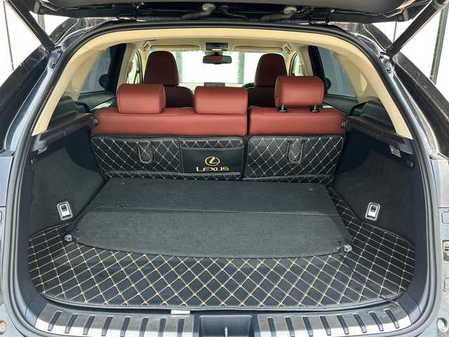 レクサス ＮＸ 300h Iパッケージ 大阪府 2017(平29)年 8.1万km グラファイトブラックガラスフレーク 純正ナビ/   フルセグTV/CD/DVD/Bluetooth/USB/全方位モニター/衝突軽減ブレーキ/横滑り防止装置/コーナーセンサー/ＢＳＭ/前席シートヒーター/レーダークルーズコントロール/レーンキープアシスト/ステアリングヒーター/電動リアゲート/前席パワーシート（運転席のみメモリー付き）/オートマチックハイビーム/純正18インチアルミホイール/純正フロアマット/プッシュスタート/スマートキー/ＥＴＣ/三眼ＬＥＤ/禁煙車