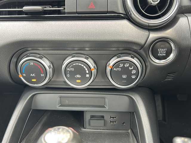 マツダ ロードスター S スペシャルパッケージ 静岡県 2017(平29)年 4万km セラミックM 純正メーカーナビ/・フルセグTV/・CD/DVD/BT/ラジオ/主要装備/・バックカメラ/・純正エアロ/・レーンキープアシスト/・ブラインドスポットモニター/・コーナーセンサー/・純正アルミホイール/・LEDヘッドライト/・オートライト/・オートハイビーム
