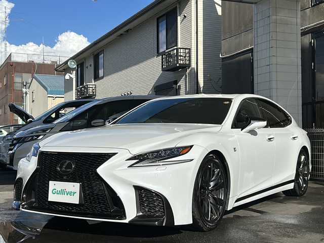 レクサス ＬＳ 500 Fスポーツ 京都府 2018(平30)年 10.1万km ホワイトノーヴァガラスフレーク ワンオーナー　/純正ＳＤナビ　/フルセグＴＶ　/Bluetooth/CD/DVD再生機能有/AUX/Miracast/ＢＳＭ　/ＨＵＤ　/アラウンドビューモニター/デジタルインナーミラー　/ウィンカーミラー/電動格納ミラー/前方純正ドライブレコーダー/純正ビルトインETC2.0/禁煙車　/3眼LED　/オートライト/オートマチックハイビーム/エアサスペンション　/クルコン追従有/前後コーナーセンサー　/横滑り防止装置/レーンキープアシスト/盗難防止装置/衝突被害軽減ブレーキ/全席パワーシート　/D席ポジションメモリー　/全席シートヒーター/前席エアシート（*後席なし）/後席ベンチシート/純正AW20インチ/エアサスペンション/パドルシフト/デュアルエアコン/プッシュスタート