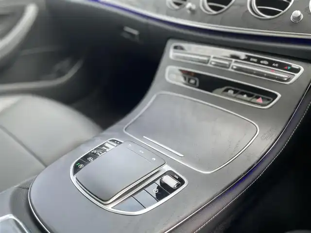 メルセデス・ベンツ Ｅ２２０ｄ スポーツ 栃木県 2021(令3)年 2.9万km ポーラホワイト レーダーセーフティパッケージ/レザーエクスクルーシブパッケージ/エアバランスパッケージ/ブルメスターサウンド/スライディングサンルーフ/ナビ/フルセグTV/全方位カメラ/ETC/ヘッドアップディスプレイ/黒レザーシート /パワーシート /全席シートヒーター /LEDヘッドライト/パワートランクリッド/ドライブレコーダー