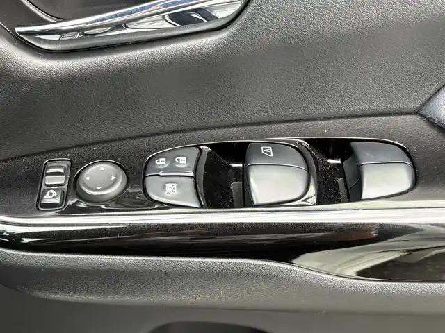 日産 セレナ ニスモ 大分県 2019(平31)年 6.5万km ブリリアントホワイトパール ・純正ナビ（CD/DVD/SD/BT/USB）/・アラウンドビューモニター/・プロパイロット/・フルセグテレビ/・フリップダウンモニター/・エマージェンシーブレーキ/・コーナーセンサー/・ブレーキホールド/・デジタルインナーミラー/・ドライブレコーダー/・ETC/・ステアリングリモコン/・純正アルミホイール