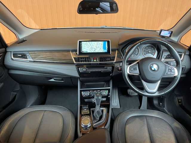 ＢＭＷ ２１８ｄ アクティブツアラー ラグジュアリー 愛知県 2017(平29)年 5万km ミネラルホワイト 純正ナビ/バックカメラ/黒革シート/シートヒーター/パワーシート/パーキングサポートパッケージ/リアカメラ/コーナーセンサー/パーキングアシスト/コンフォートパッケージ/オートテールゲート/ドライブセレクト