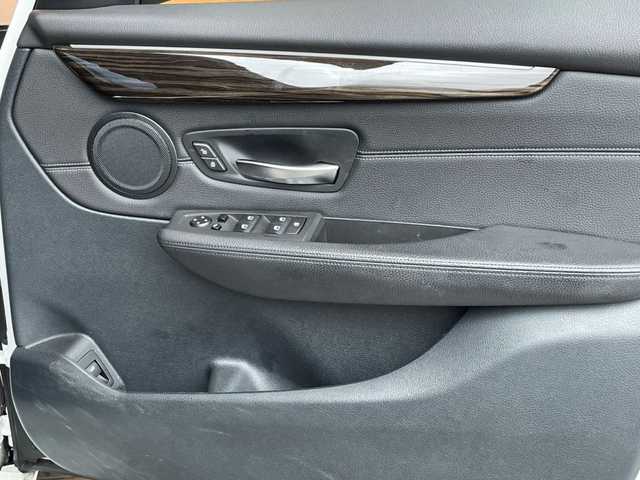 ＢＭＷ ２１８ｄ アクティブツアラー ラグジュアリー 愛知県 2017(平29)年 5万km ミネラルホワイト 純正ナビ/バックカメラ/黒革シート/シートヒーター/パワーシート/パーキングサポートパッケージ/リアカメラ/コーナーセンサー/パーキングアシスト/コンフォートパッケージ/オートテールゲート/ドライブセレクト