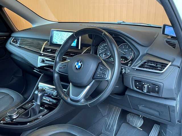 ＢＭＷ ２１８ｄ アクティブツアラー ラグジュアリー 愛知県 2017(平29)年 5万km ミネラルホワイト 純正ナビ/バックカメラ/黒革シート/シートヒーター/パワーシート/パーキングサポートパッケージ/リアカメラ/コーナーセンサー/パーキングアシスト/コンフォートパッケージ/オートテールゲート/ドライブセレクト