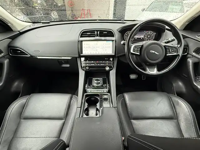 ジャガー Ｆペース チェッカーフラッグ・エディション 静岡県 2020(令2)年 3.8万km グレー レザーシート/BSM/MERIDIANサウンド/電動リアゲート/純正ナビ/(CD/DVD/Bluetooth/CarPlay/フルセグ)/360°カメラ/アダプティブクルーズコントロール/レーンキープアシスト/パーキングアシスト/メモリー付パワーシート/シートヒーター/スマートキー/ETC/ドライブレコーダー/純正フロアマット/純正19インチアルミホイール/保証書/取説/スペアキー