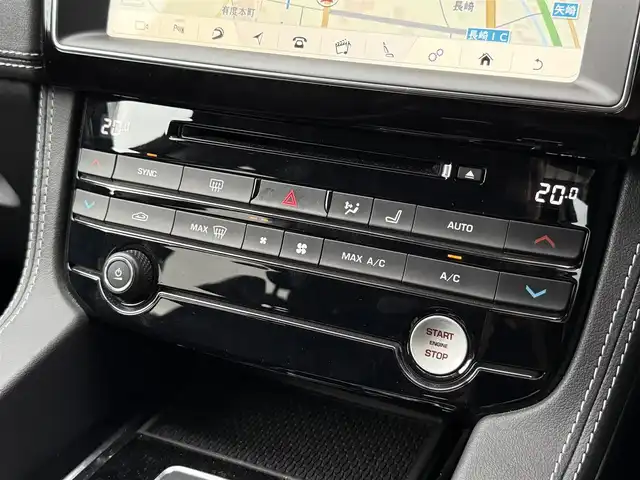 ジャガー Ｆペース チェッカーフラッグ・エディション 静岡県 2020(令2)年 3.8万km グレー レザーシート/BSM/MERIDIANサウンド/電動リアゲート/純正ナビ/(CD/DVD/Bluetooth/CarPlay/フルセグ)/360°カメラ/アダプティブクルーズコントロール/レーンキープアシスト/パーキングアシスト/メモリー付パワーシート/シートヒーター/スマートキー/ETC/ドライブレコーダー/純正フロアマット/純正19インチアルミホイール/保証書/取説/スペアキー