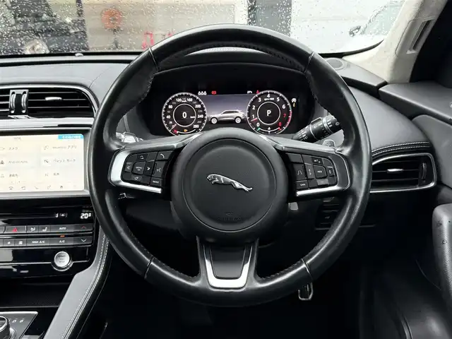 ジャガー Ｆペース チェッカーフラッグ・エディション 静岡県 2020(令2)年 3.8万km グレー レザーシート/BSM/MERIDIANサウンド/電動リアゲート/純正ナビ/(CD/DVD/Bluetooth/CarPlay/フルセグ)/360°カメラ/アダプティブクルーズコントロール/レーンキープアシスト/パーキングアシスト/メモリー付パワーシート/シートヒーター/スマートキー/ETC/ドライブレコーダー/純正フロアマット/純正19インチアルミホイール/保証書/取説/スペアキー